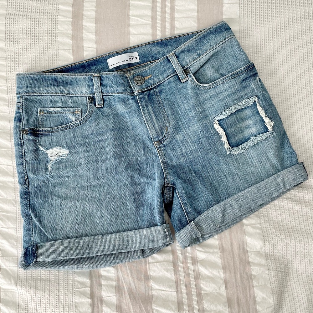 Loft Distressed Jean Shorts Size 25